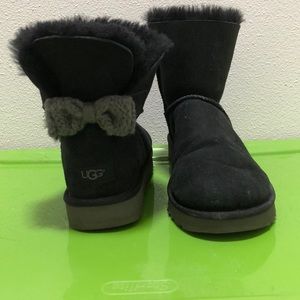 Ugg boots with bow back